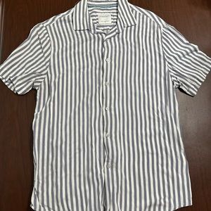 Men’s Short Sleeve Button Down Shirt